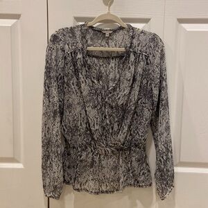 Beautiful GUESS animal pattern top